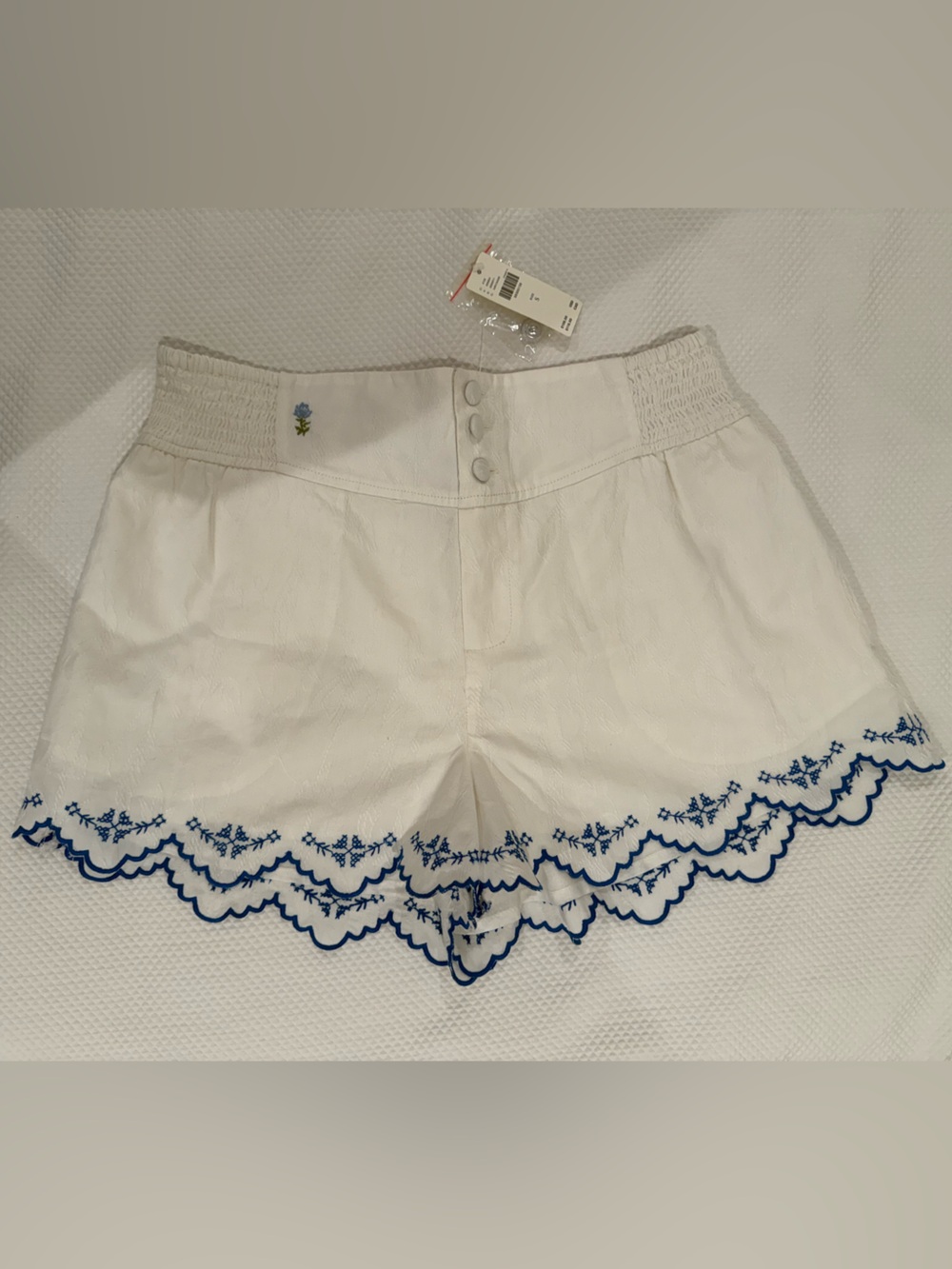 NWT Anthropologie Scalloped Embroidered Hem Shorts
